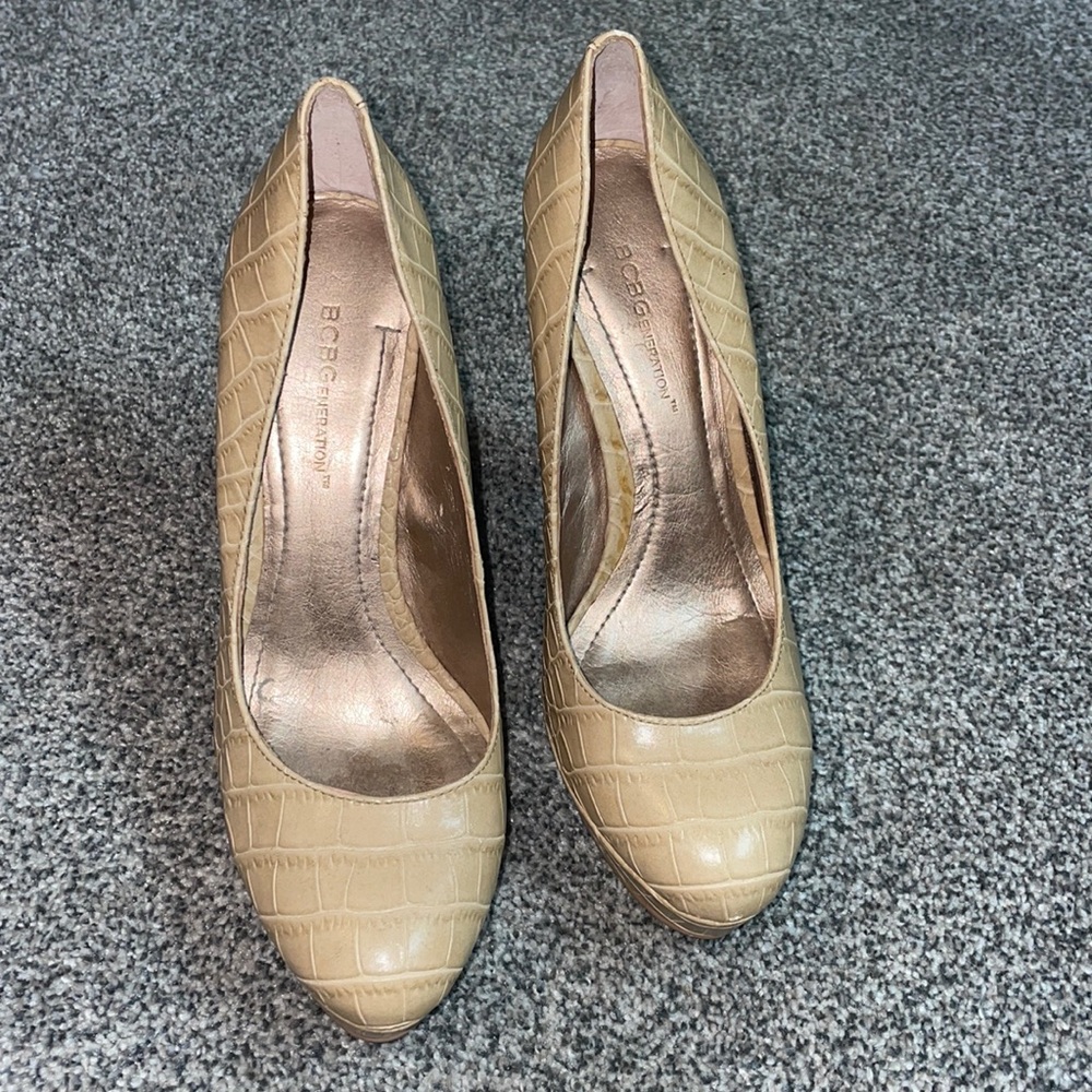 BCBG high heels print